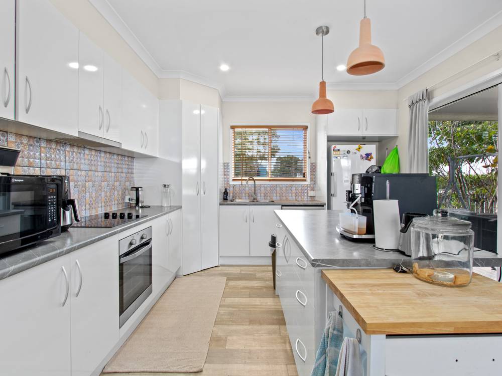 7a Pilot Street, Urangan, QLD 4655