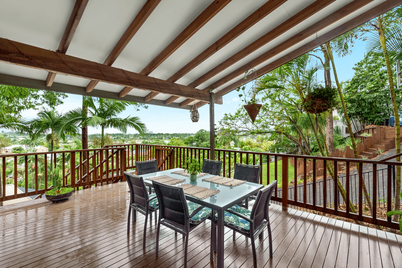 7 Radiata Court, ELANORA, QLD 4221