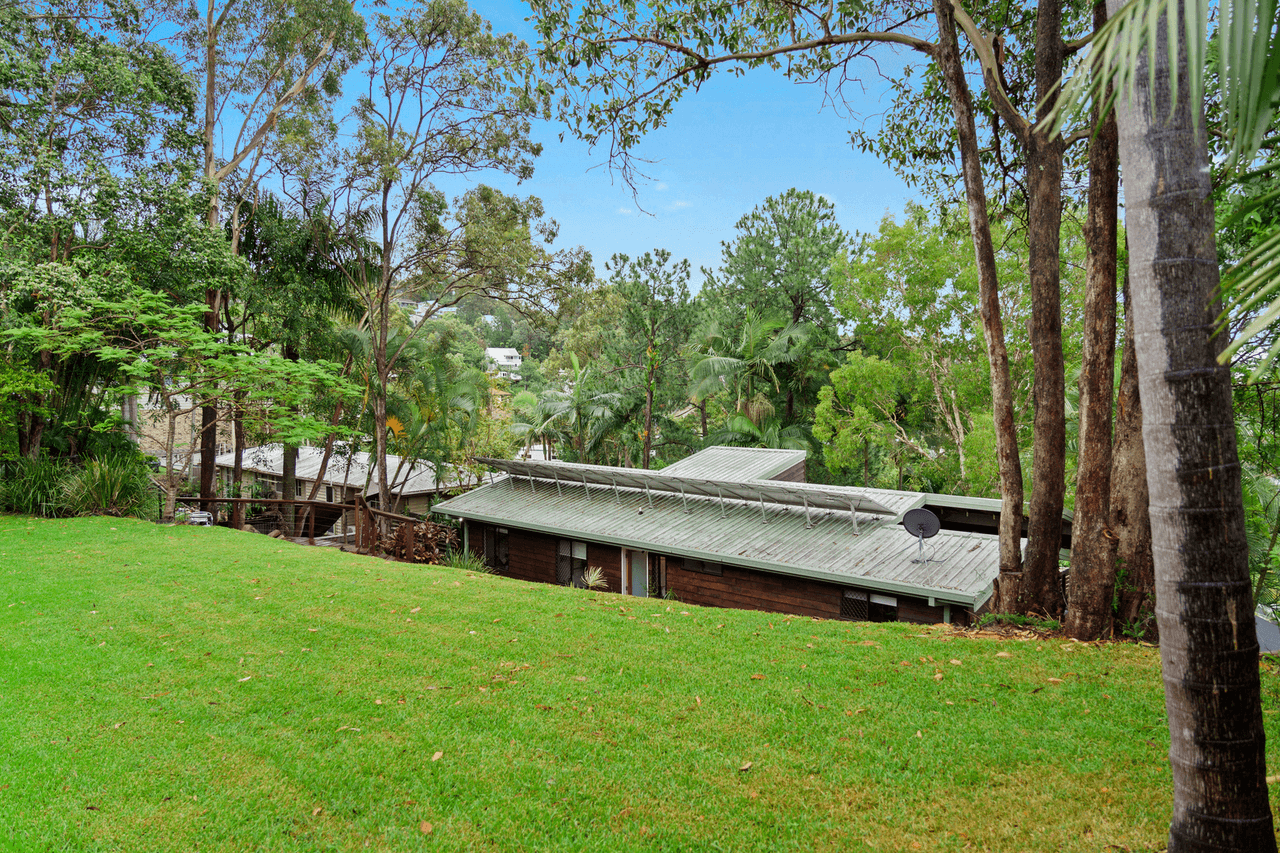 7 Radiata Court, ELANORA, QLD 4221