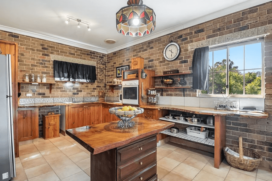 11 Bian Court, OCEAN SHORES, NSW 2483