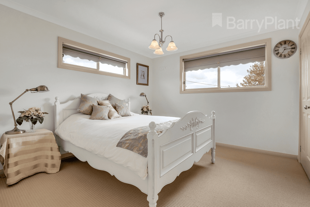 10 Lambassa Grove, Reservoir, VIC 3073