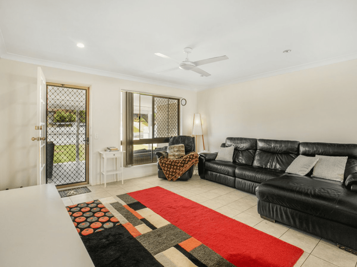 1 Mulla Cl, RIVERHILLS, QLD 4074