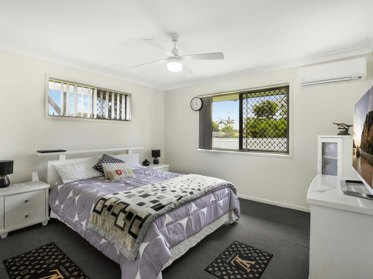 1 Mulla Cl, RIVERHILLS, QLD 4074