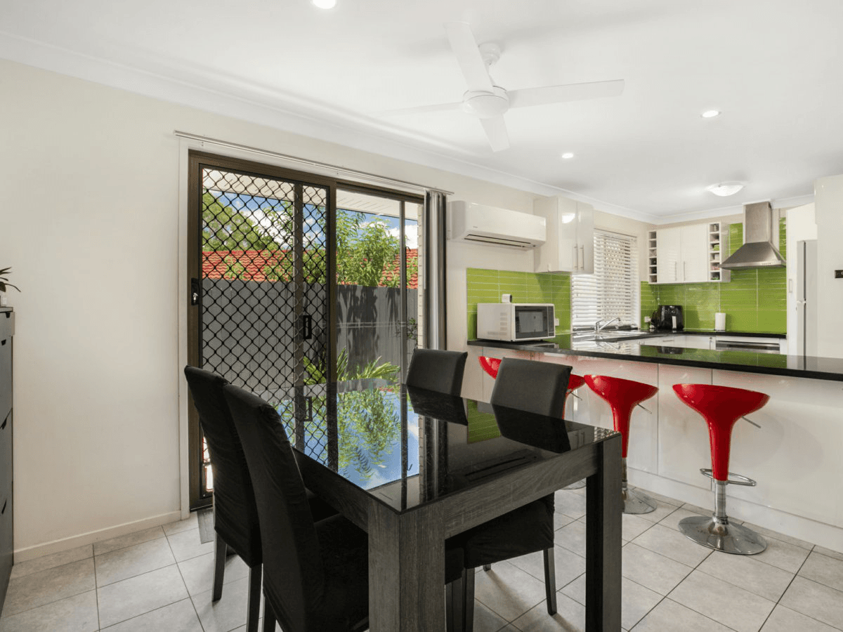 1 Mulla Cl, RIVERHILLS, QLD 4074