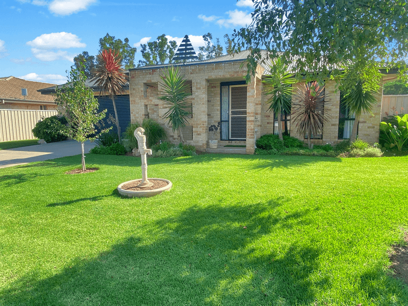 26 Golf Club Drive, LEETON, NSW 2705