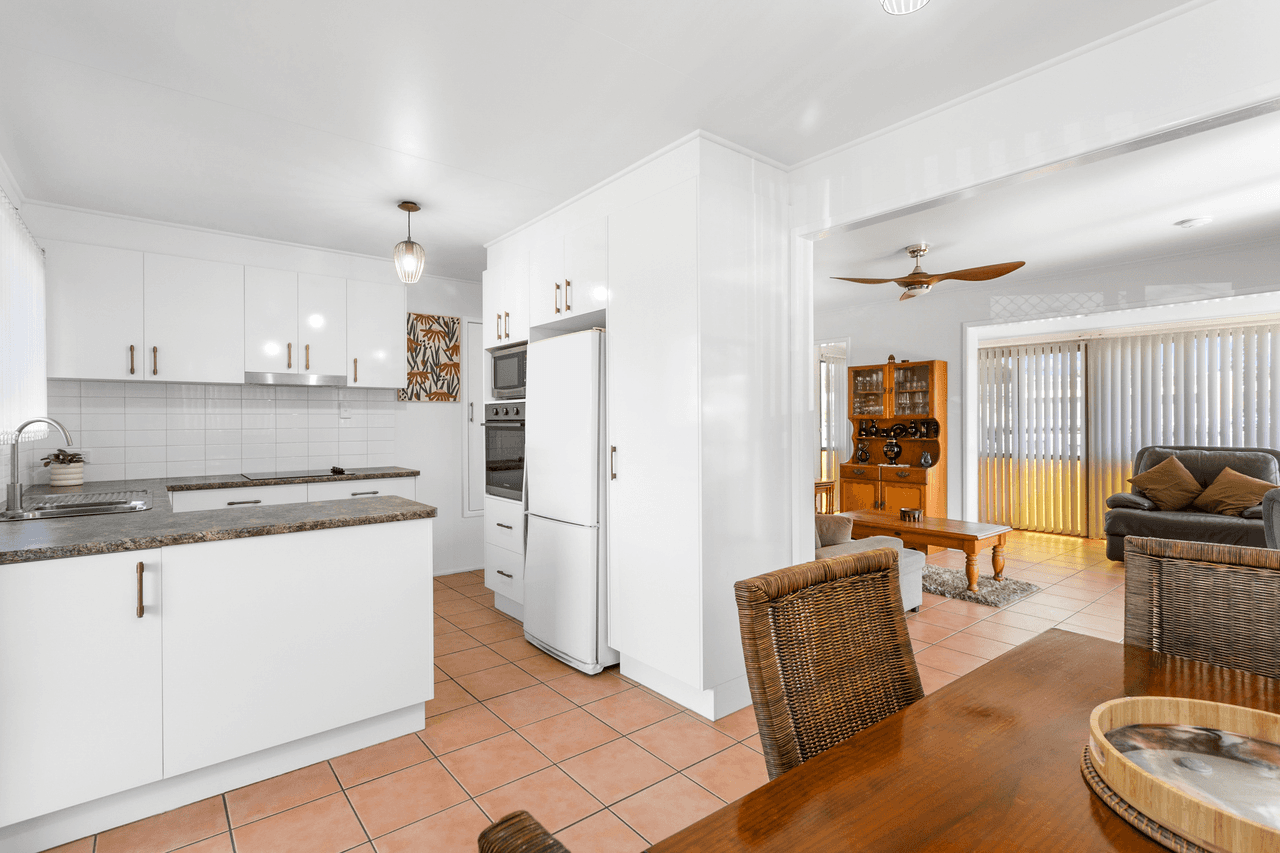 4 Robel Street, STRATHPINE, QLD 4500