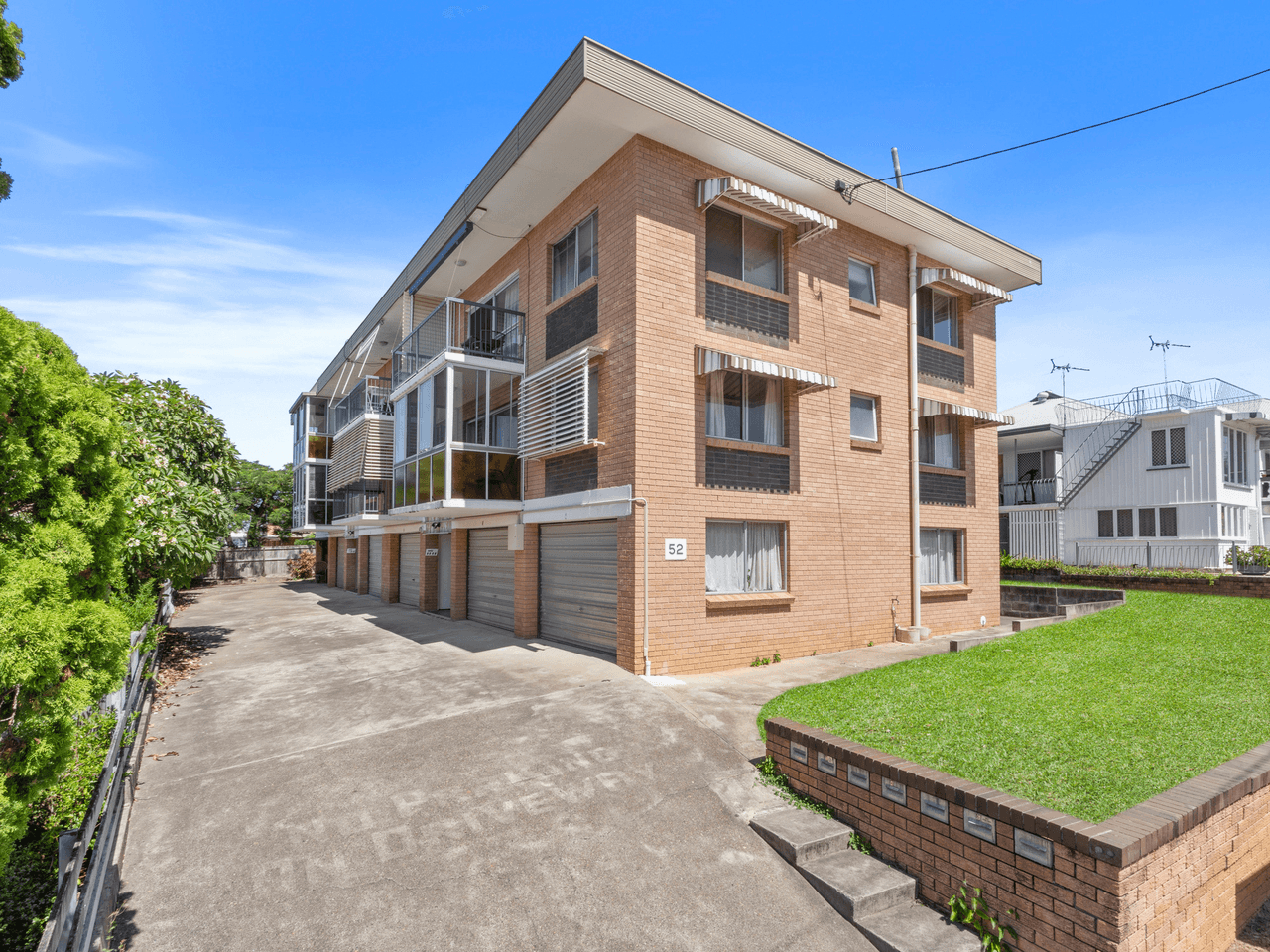 2/52 Berrima Street, WYNNUM, QLD 4178