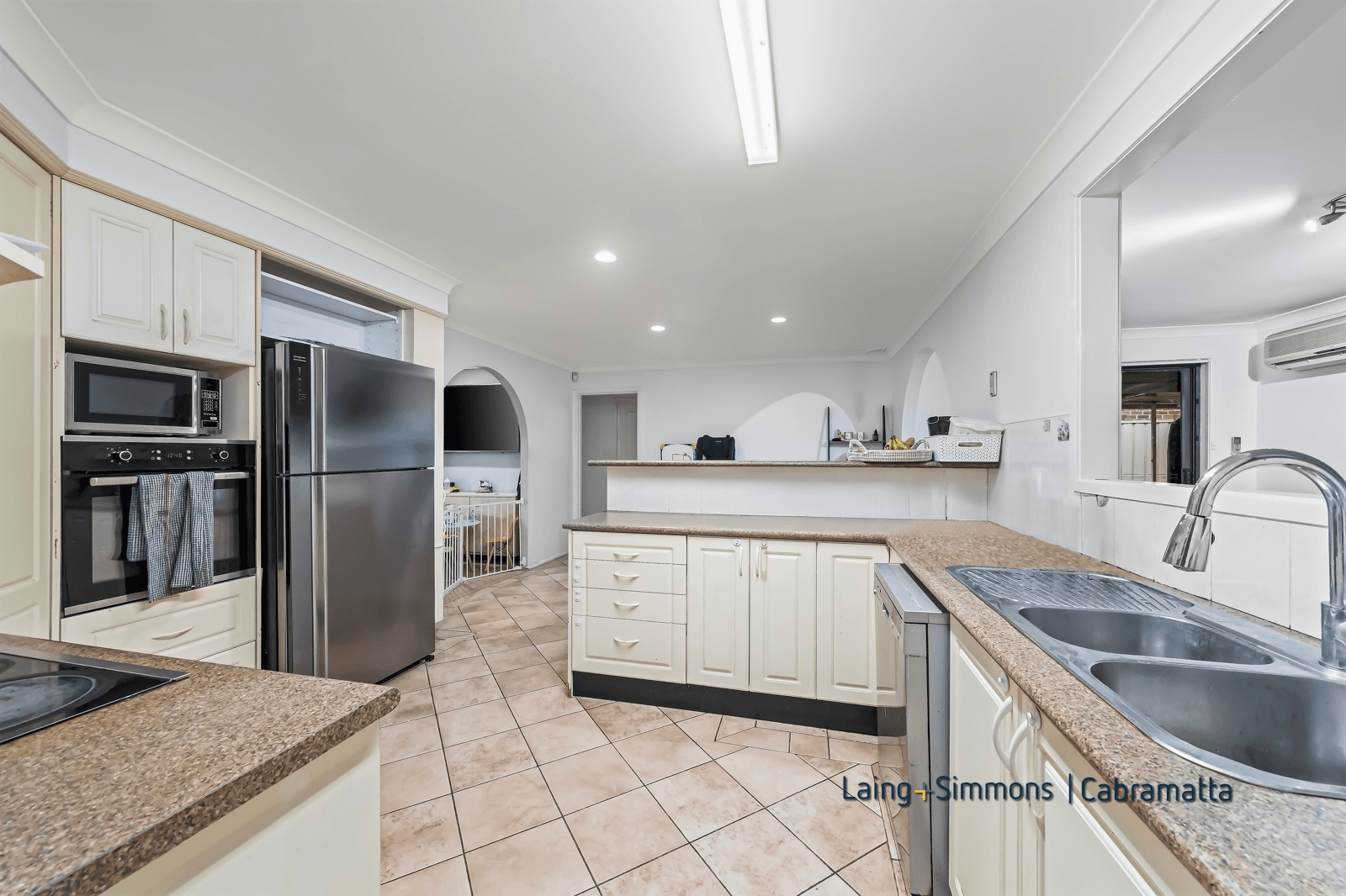 15 Firth Avenue, Green Valley, NSW 2168