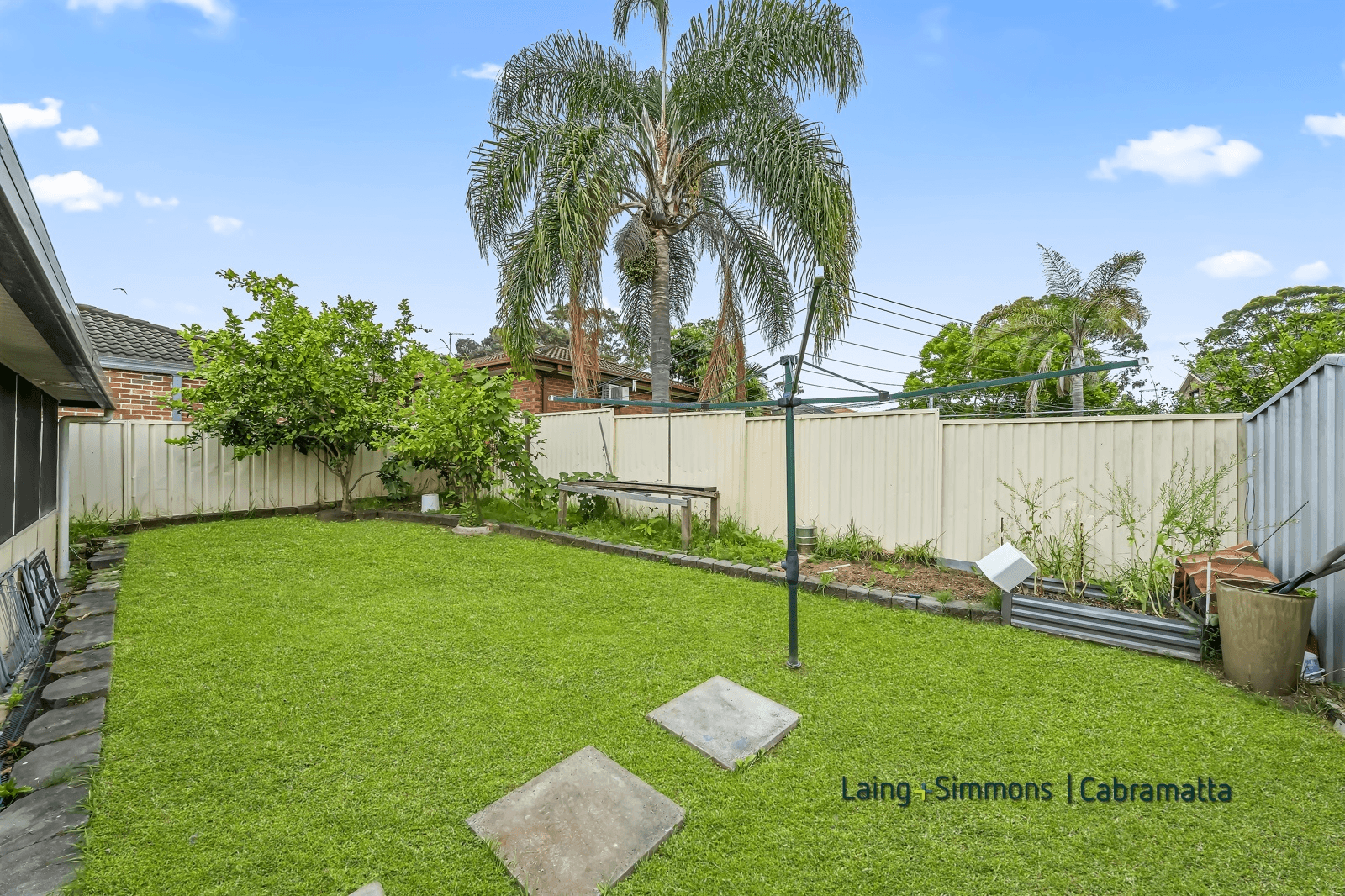 15 Firth Avenue, Green Valley, NSW 2168