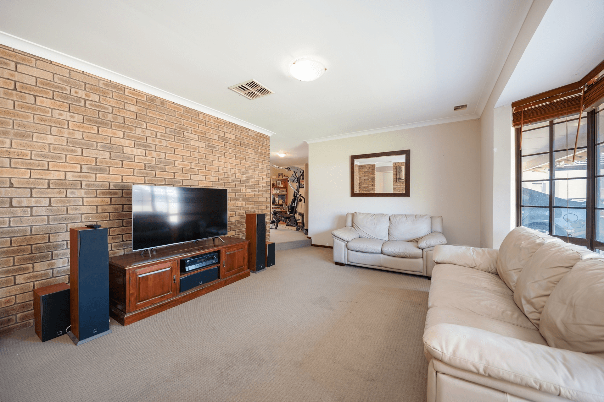21 Hanson Way, Dudley Park, WA 6210