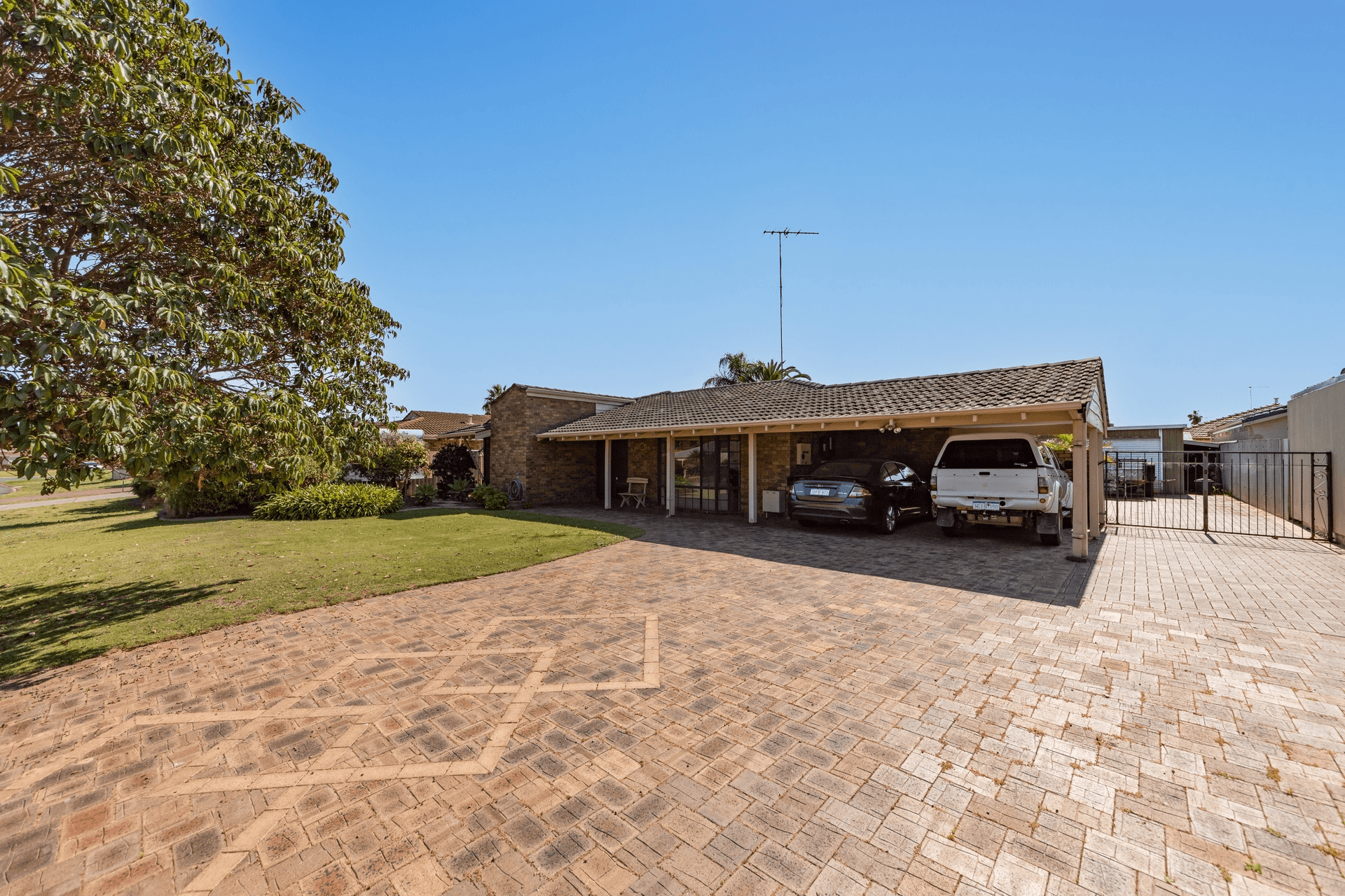 21 Hanson Way, Dudley Park, WA 6210