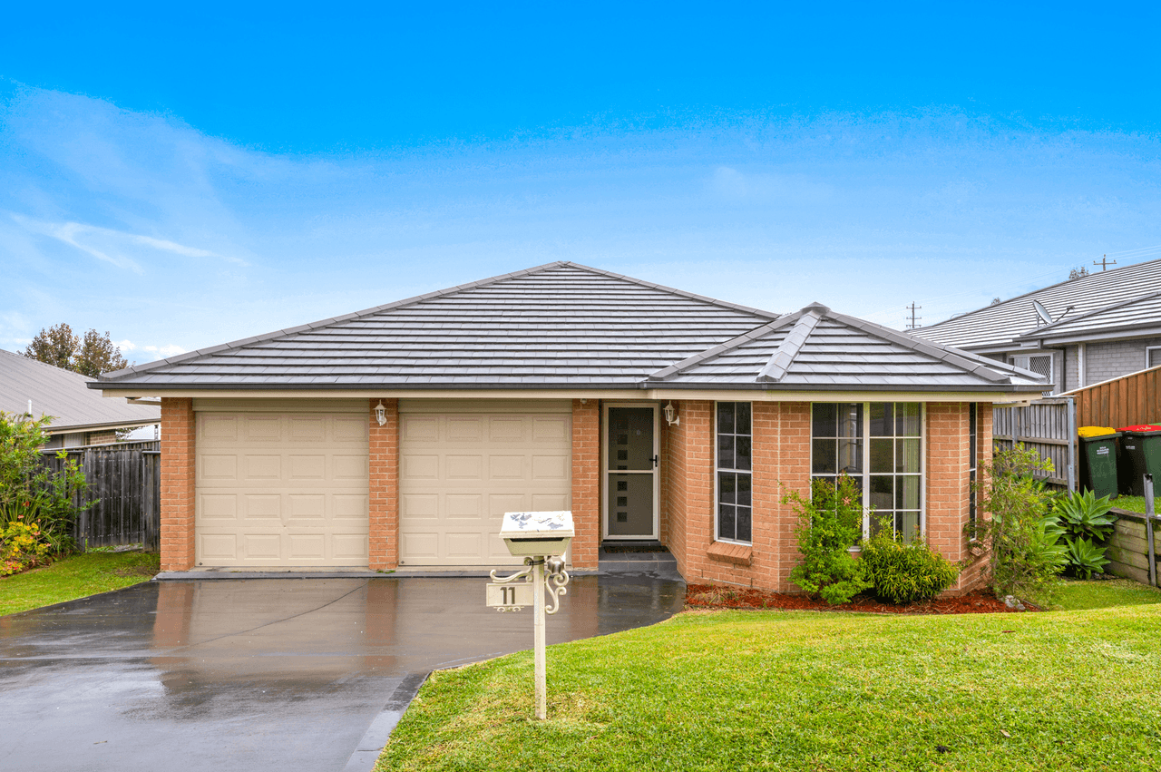 11 Patriot Close, GILLIESTON HEIGHTS, NSW 2321