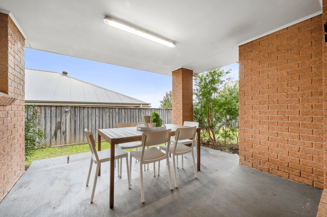 11 Patriot Close, GILLIESTON HEIGHTS, NSW 2321