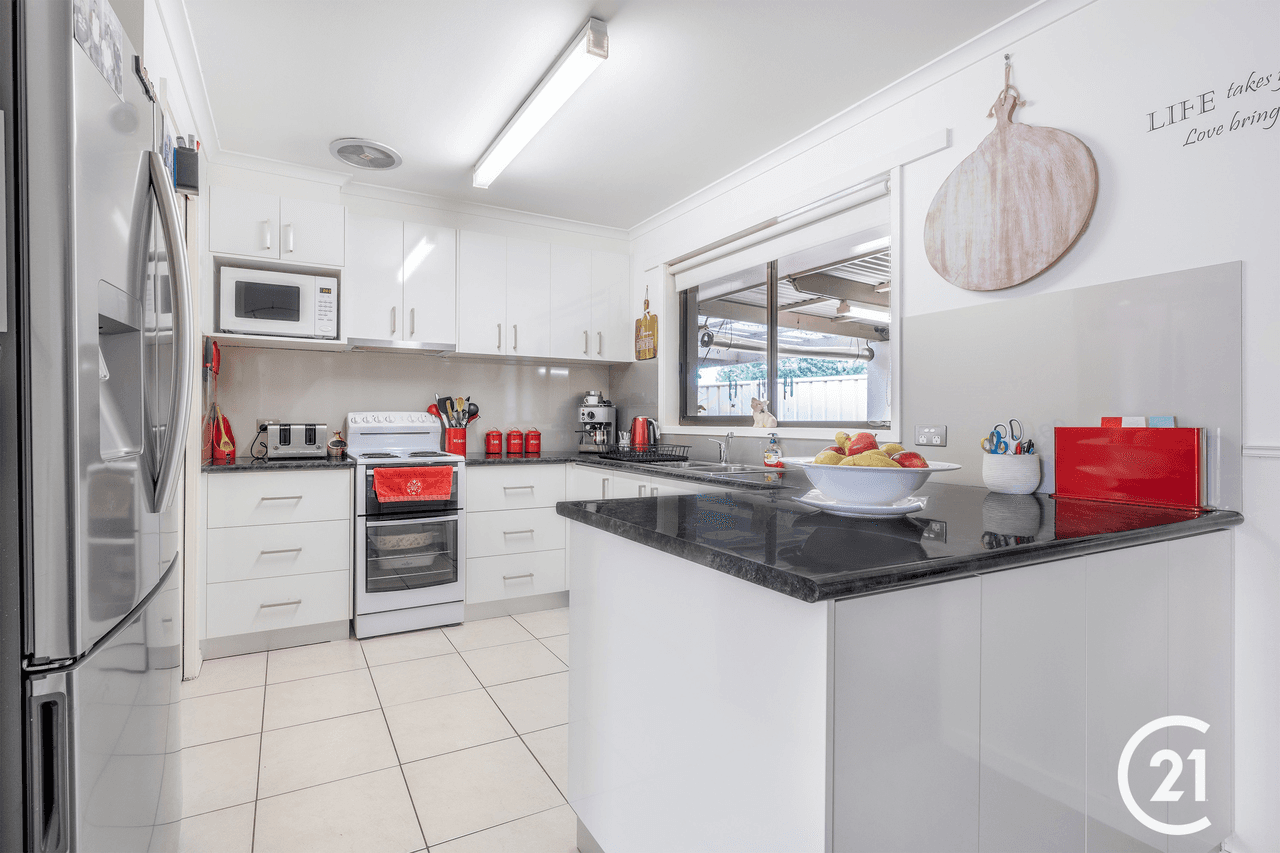 2 Carlyon Close, Moama, NSW 2731