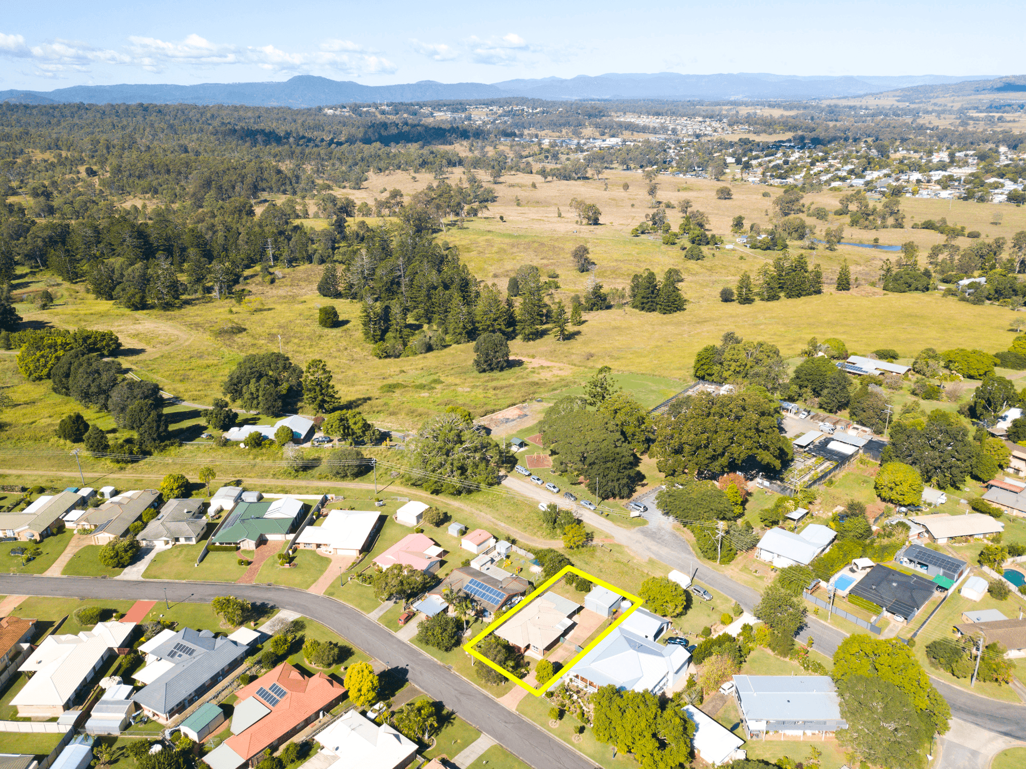 7 Caroline Court, BEAUDESERT, QLD 4285