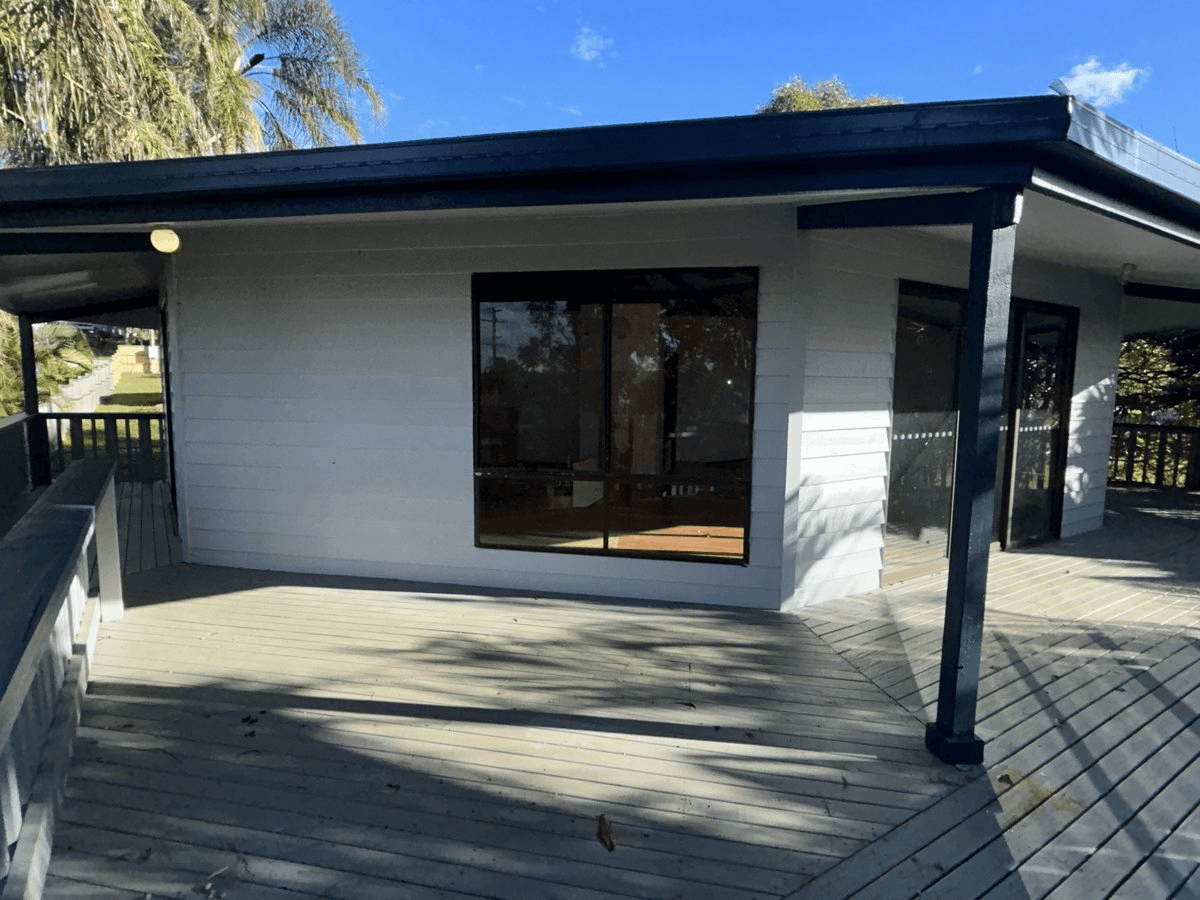 11 Mawarra Street, MACLEAY ISLAND, QLD 4184