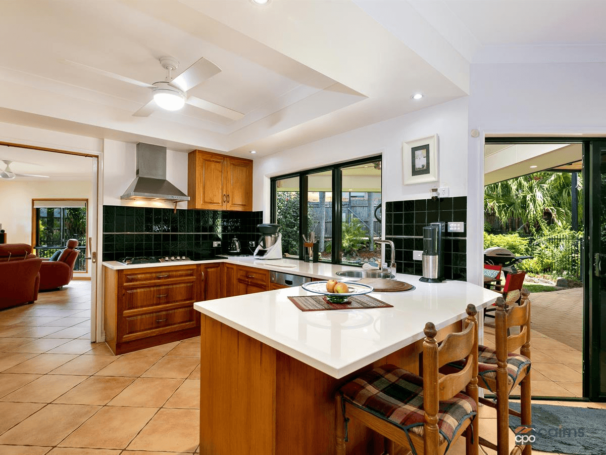 26 MACARTHUR Close, PALM COVE, QLD 4879