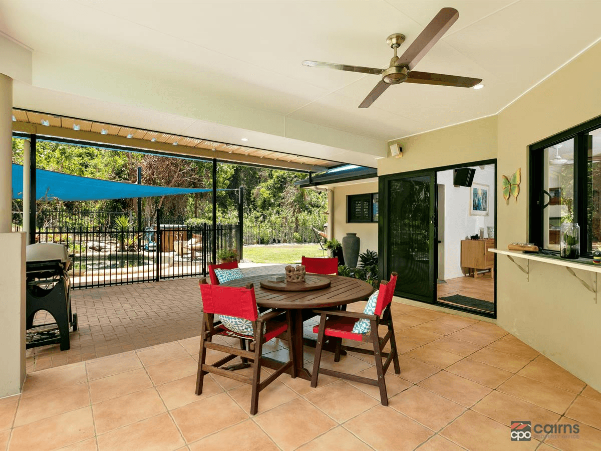 26 MACARTHUR Close, PALM COVE, QLD 4879