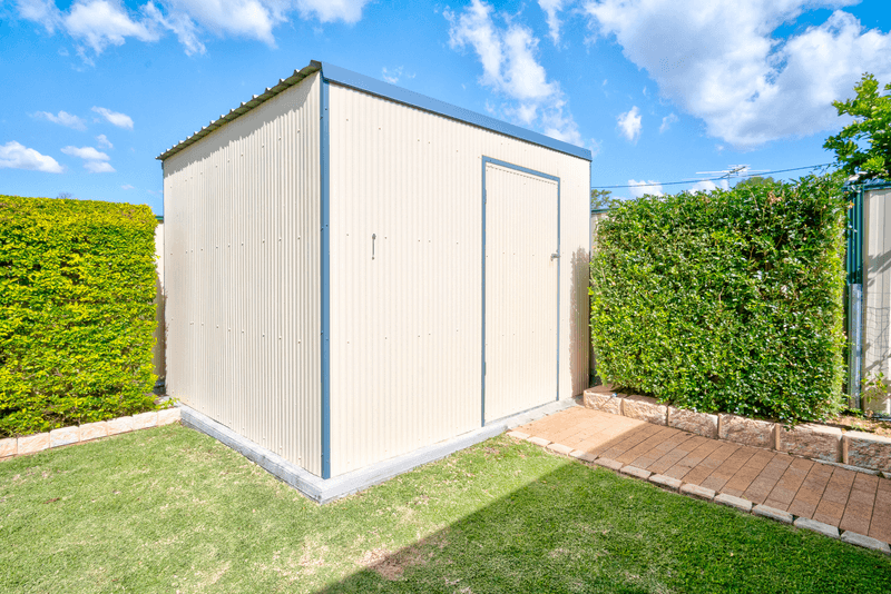 4 TAREE STREET, MARSDEN, QLD 4132