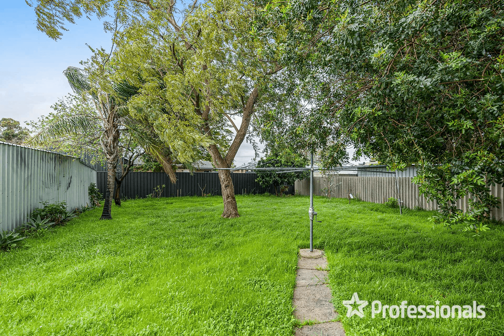 93 Eighth Road, ARMADALE, WA 6112