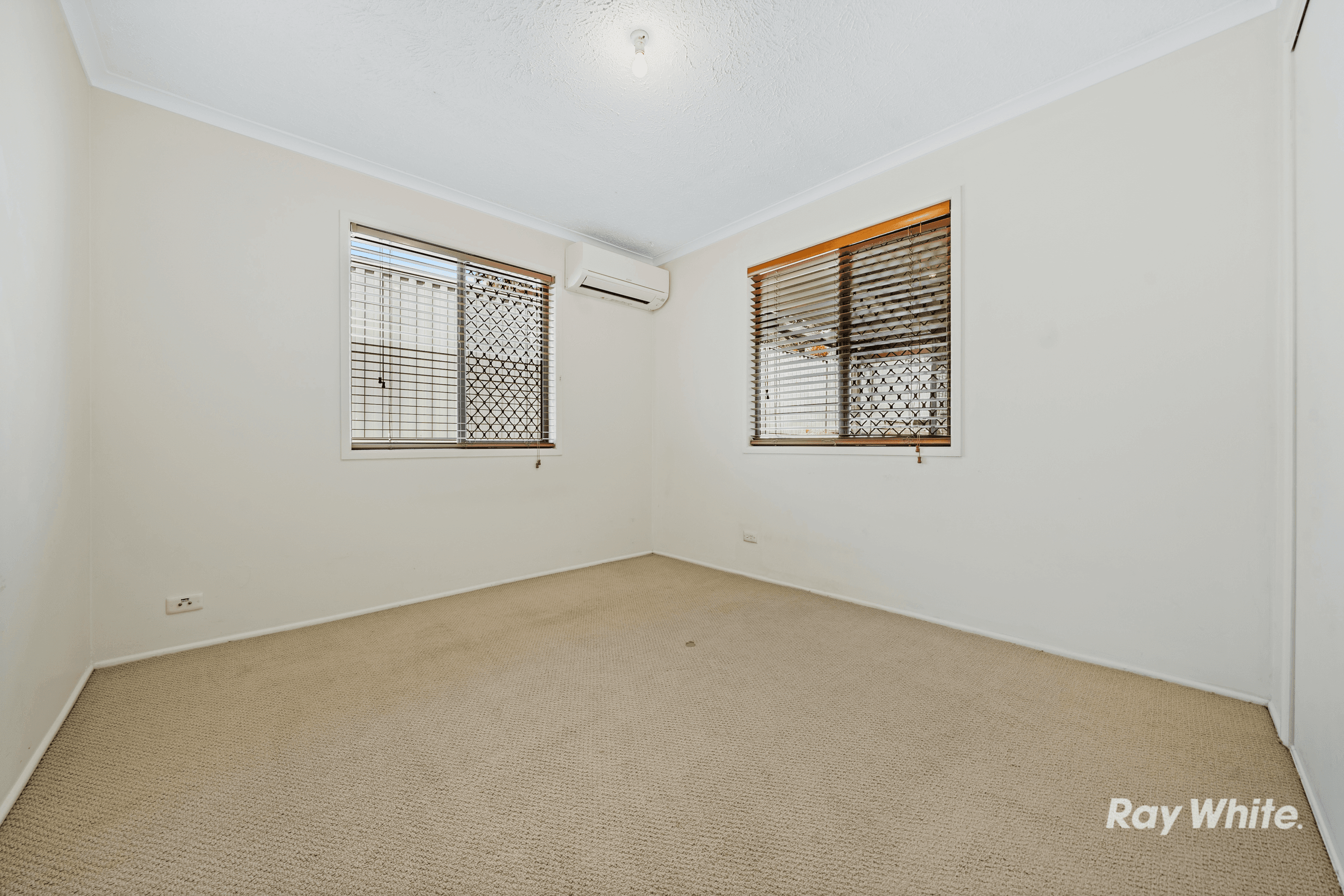 44 Thoms Crescent, MOUNT WARREN PARK, QLD 4207