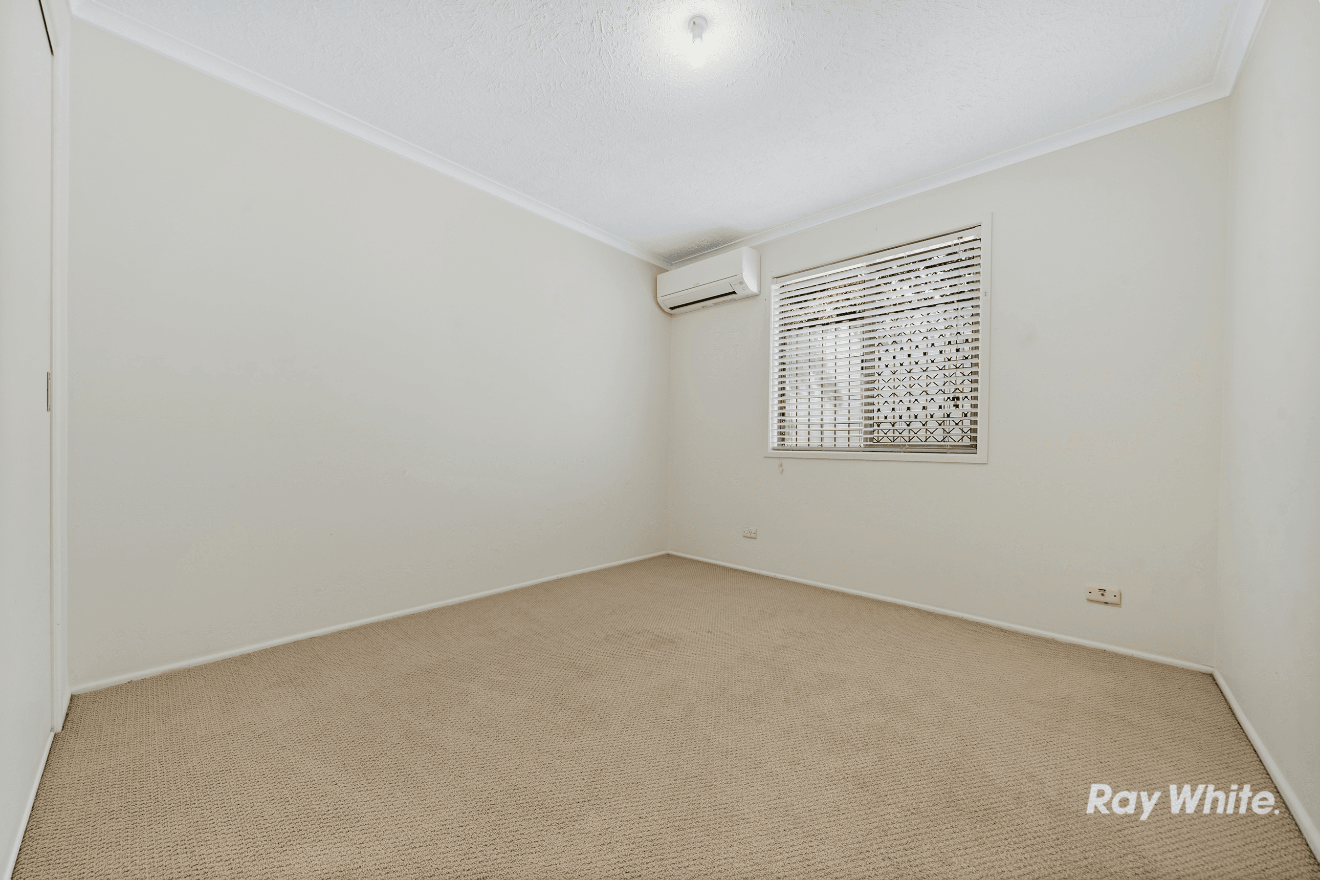 44 Thoms Crescent, MOUNT WARREN PARK, QLD 4207