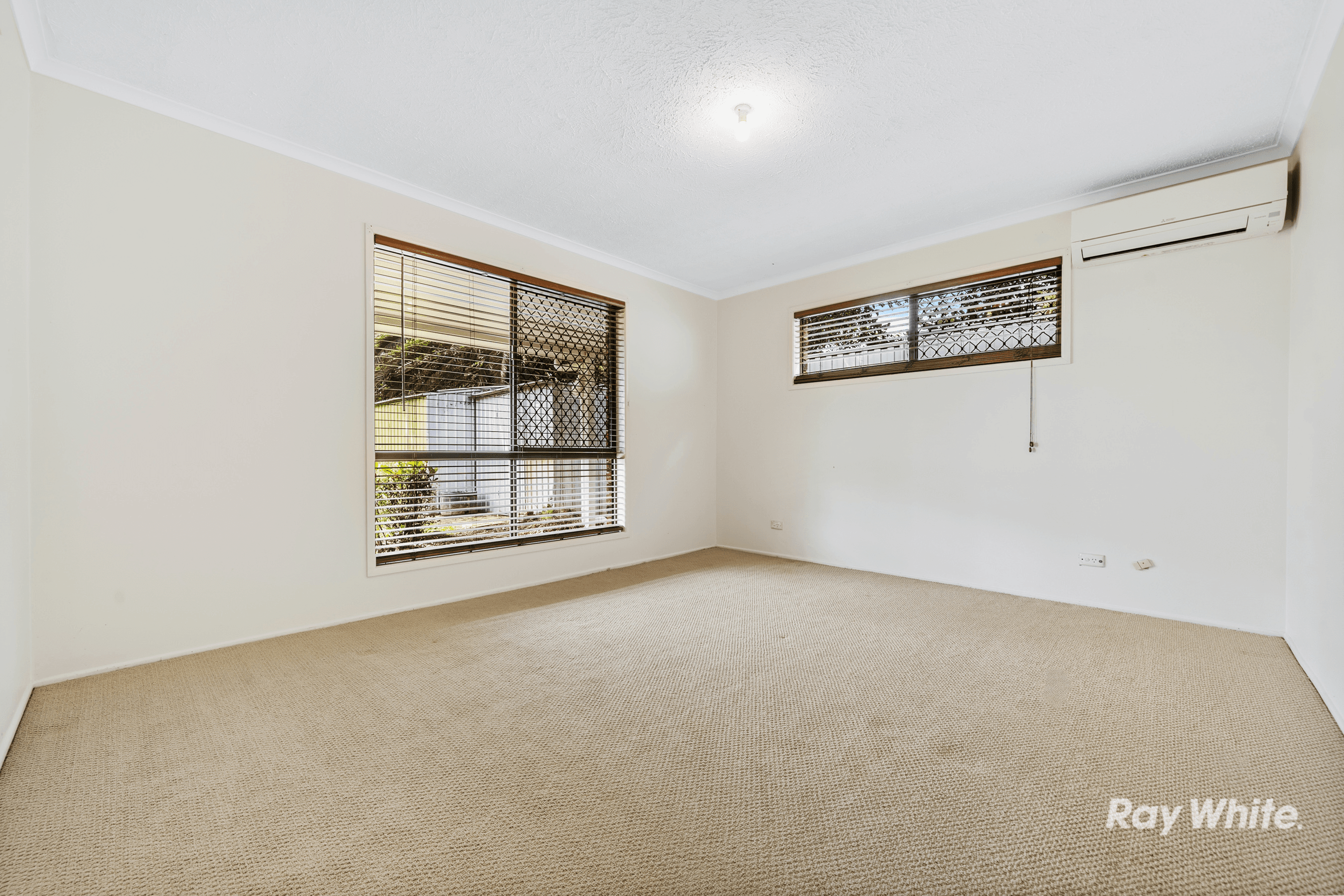 44 Thoms Crescent, MOUNT WARREN PARK, QLD 4207