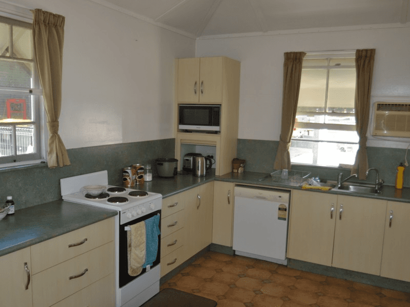 37 Leichhardt St, BOWEN, QLD 4805