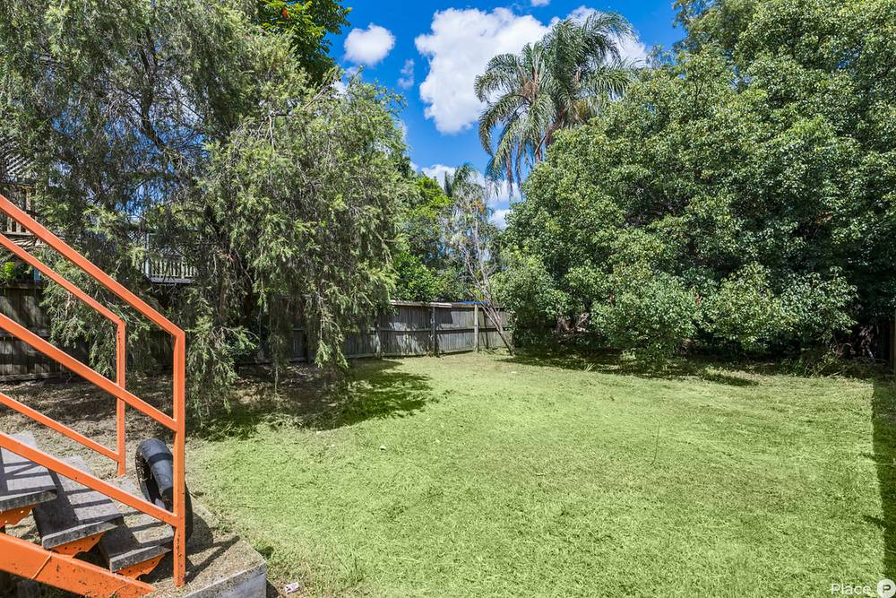 11 Marsh Street, Cannon Hill, QLD 4170