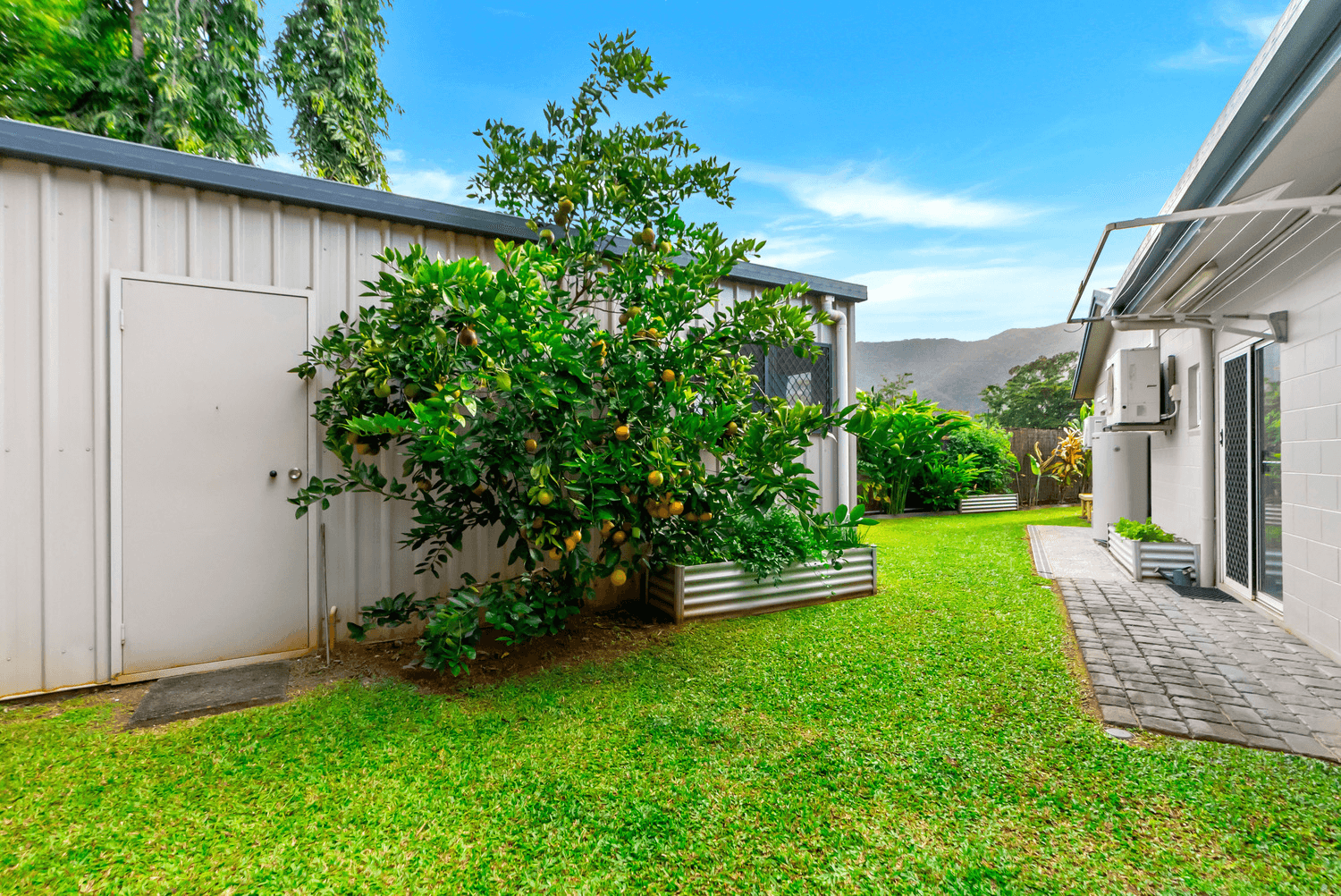 18 Compton Court, Bentley Park, QLD 4869