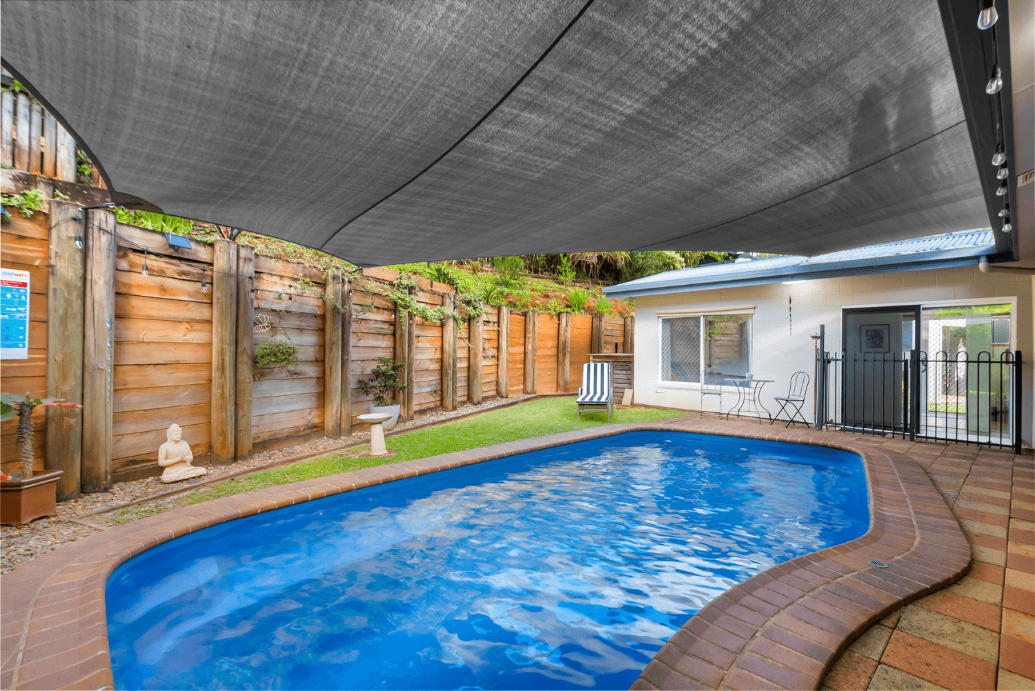 18 Compton Court, Bentley Park, QLD 4869