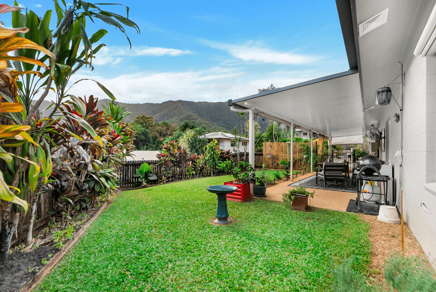 18 Compton Court, Bentley Park, QLD 4869