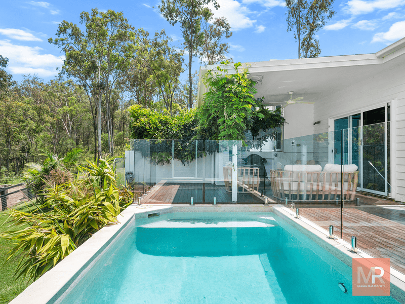 5 Navereno Court, MUNDOOLUN, QLD 4285