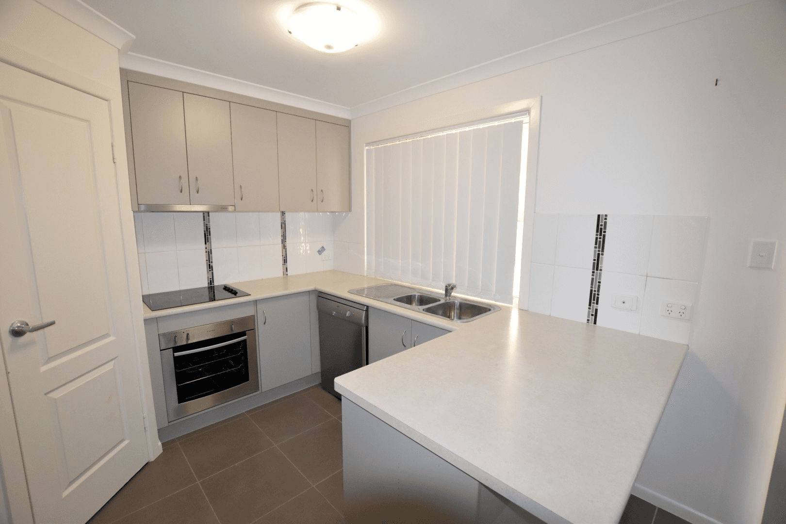 11 Takoko Place, KIRKWOOD, QLD 4680