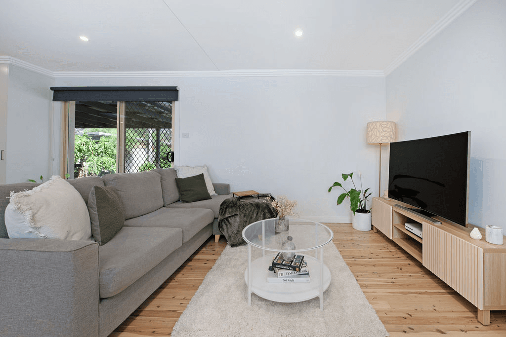 39 Red House Crescent, MCGRATHS HILL, NSW 2756