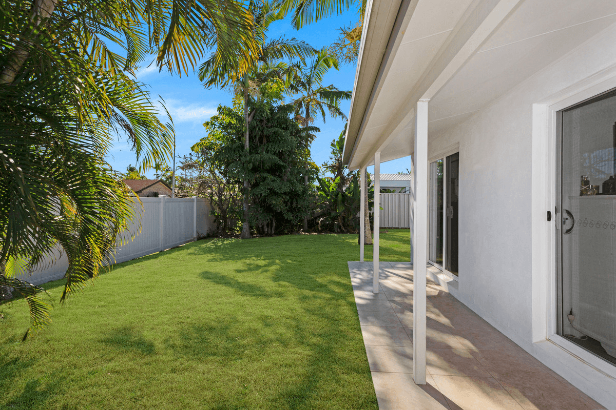 33 Honeyeater Drive, BURLEIGH WATERS, QLD 4220