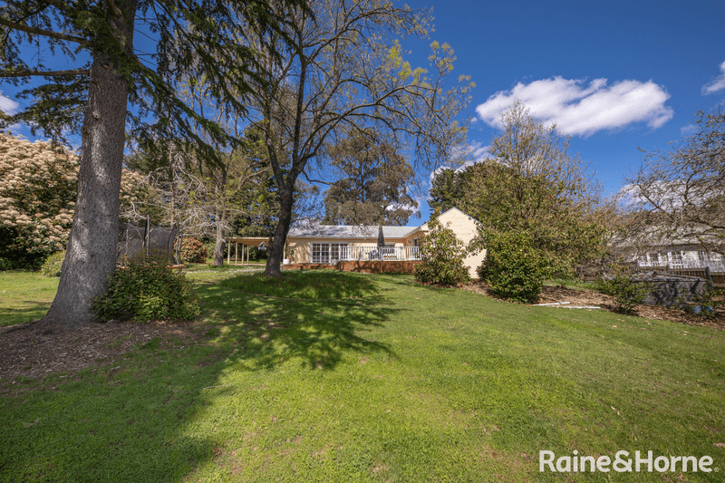 2B Royston Road, WOODEND, VIC 3442