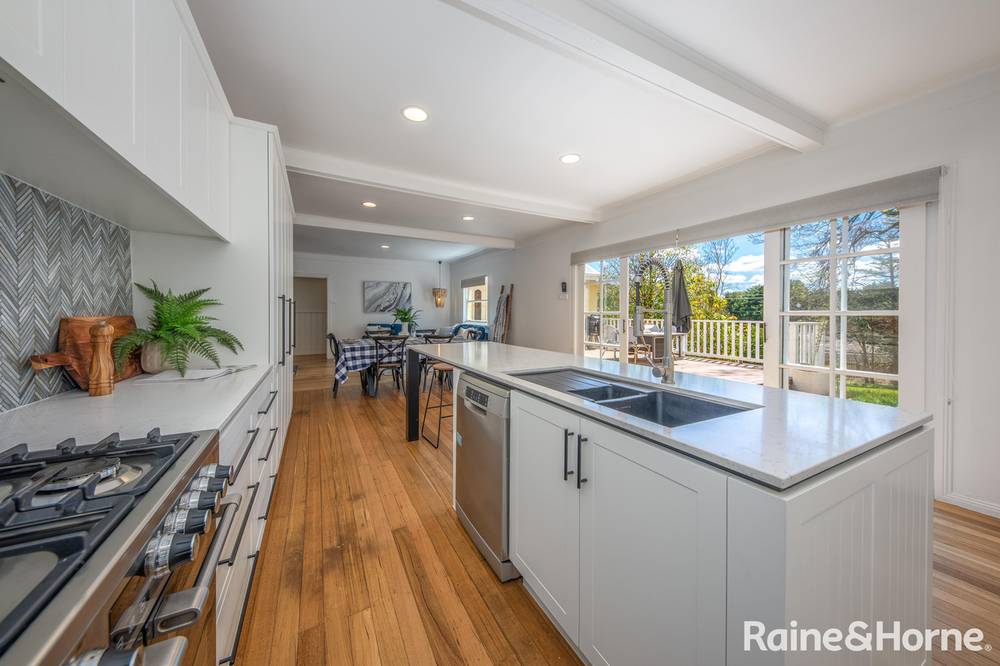 2B Royston Road, WOODEND, VIC 3442