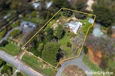 2B Royston Road, WOODEND, VIC 3442