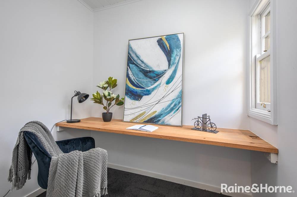 2B Royston Road, WOODEND, VIC 3442