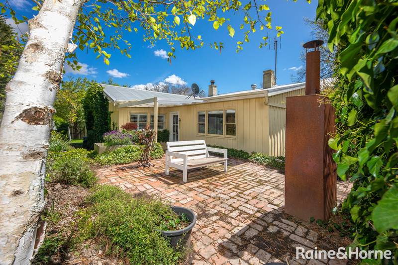 2B Royston Road, WOODEND, VIC 3442