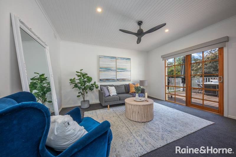 2B Royston Road, WOODEND, VIC 3442