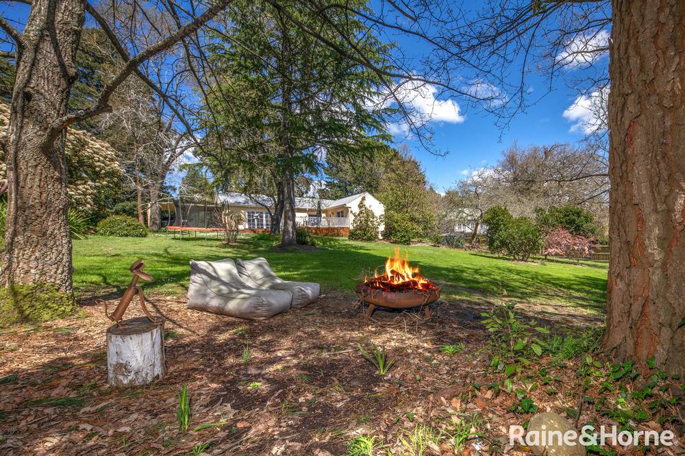 2B Royston Road, WOODEND, VIC 3442