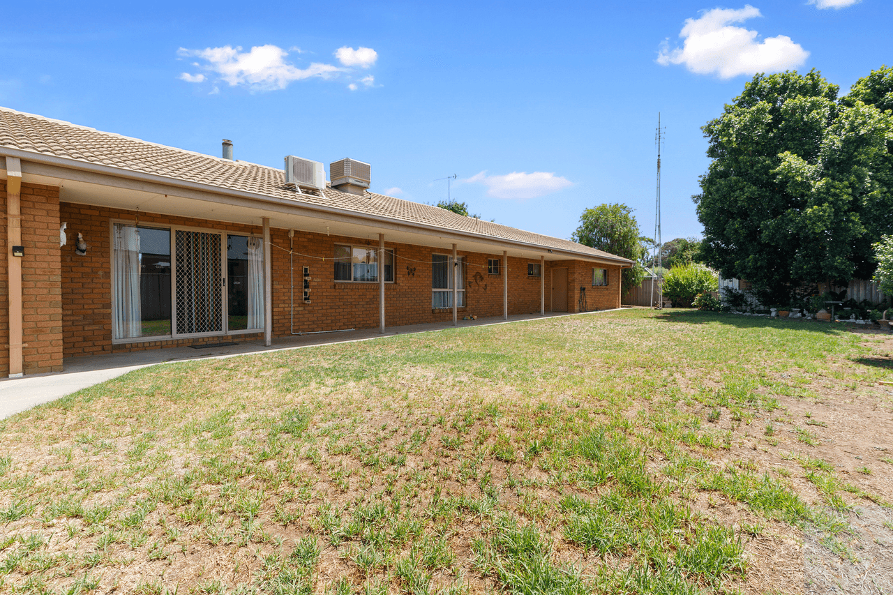 2 Ingo Renner Drive, Tocumwal, NSW 2714