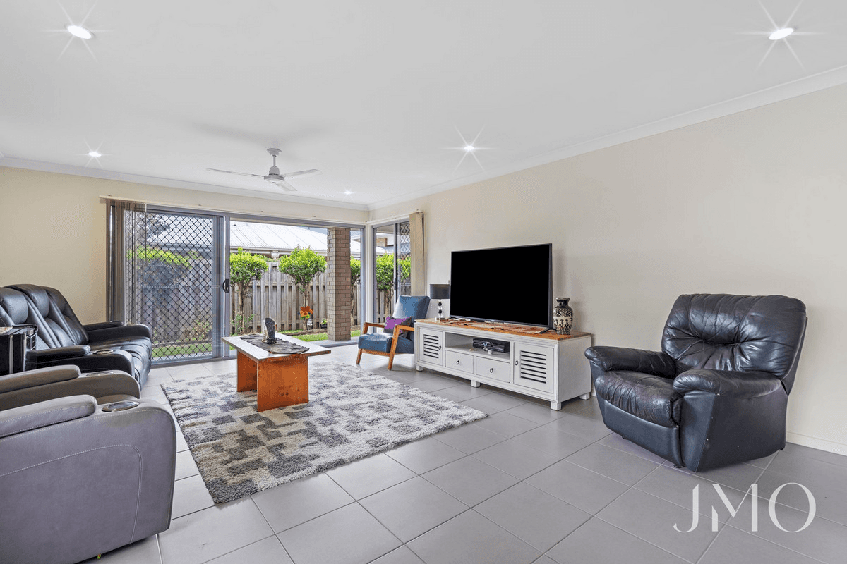 18 Brookside Circuit, Ormeau, QLD 4208