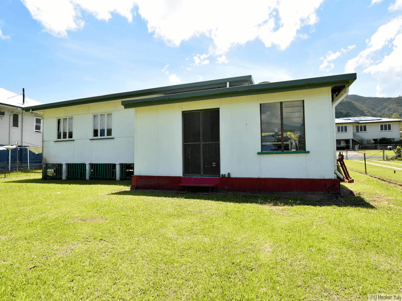 10 Cairns Street, TULLY, QLD 4854