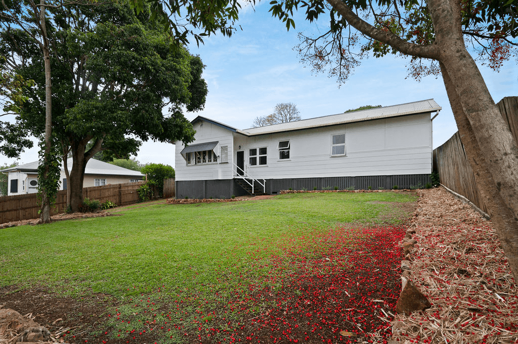 17 High Street, ATHERTON, QLD 4883