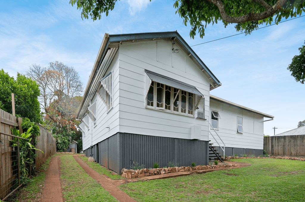 17 High Street, ATHERTON, QLD 4883