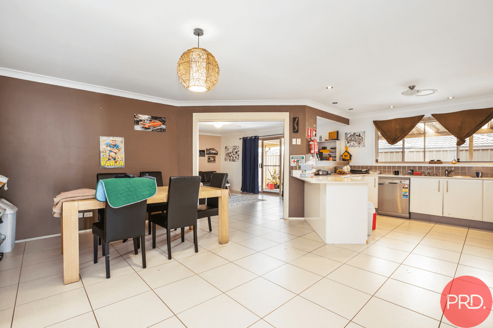 18 Strutt Crescent, METFORD, NSW 2323