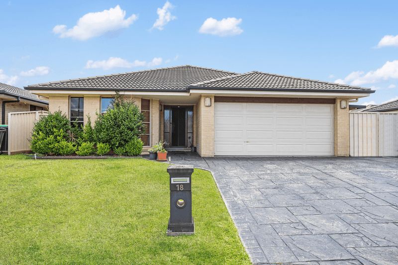 18 Strutt Crescent, METFORD, NSW 2323